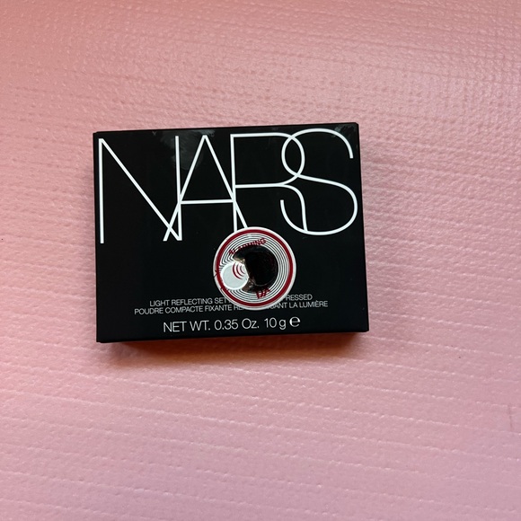 NARS Light Reflecting Pressed Setting Powder Translucent Crystal - Picture 2 of 6